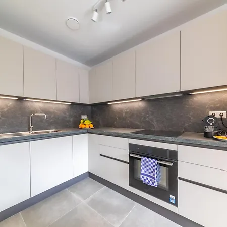 Halternative Muscari アパート *